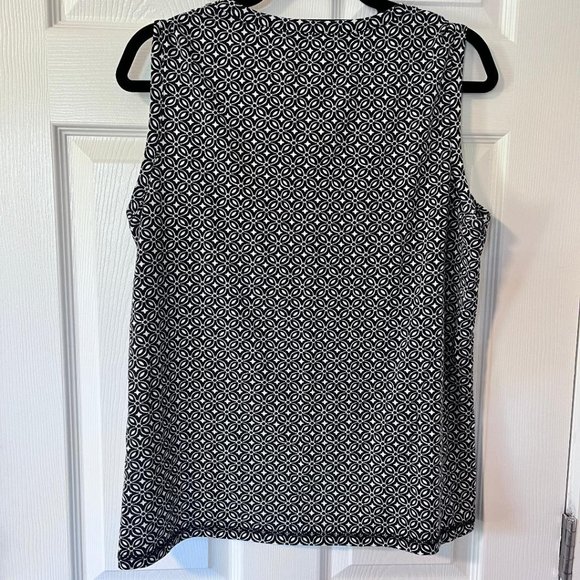 L.L.Bean Women's Black and White Print Tank, Large - Picture 3 of 4